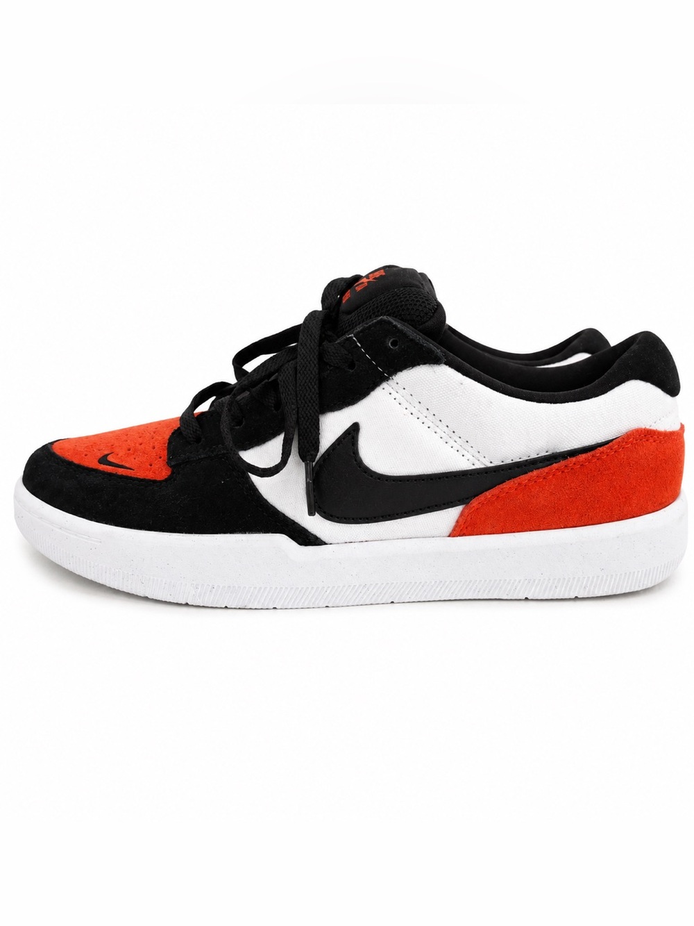 Nike Low-Top Sneaker in Black, White & Orange